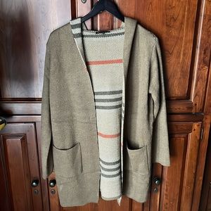 Bajee Collection brown cardigan hoodie sweater size S/M. Plaid inside.